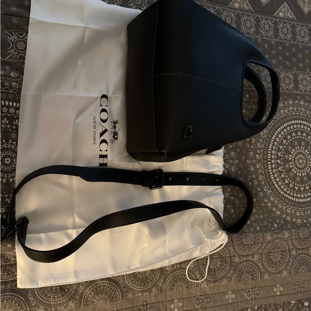 Coach Lana Shoulder Bag 23 - Picture 6 of 7